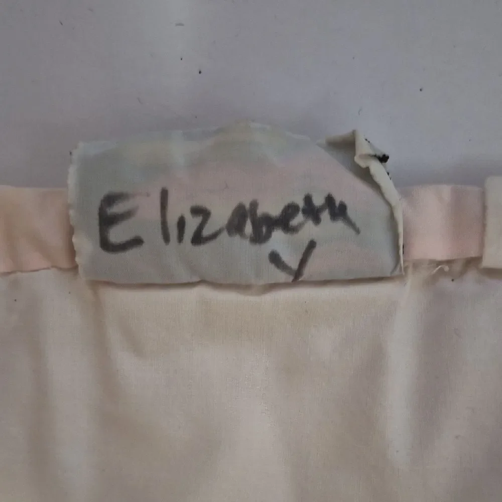 Vintage 90s Pastel Floral Embroidered Baby Quilt - Nursery Blanket Cream/Green